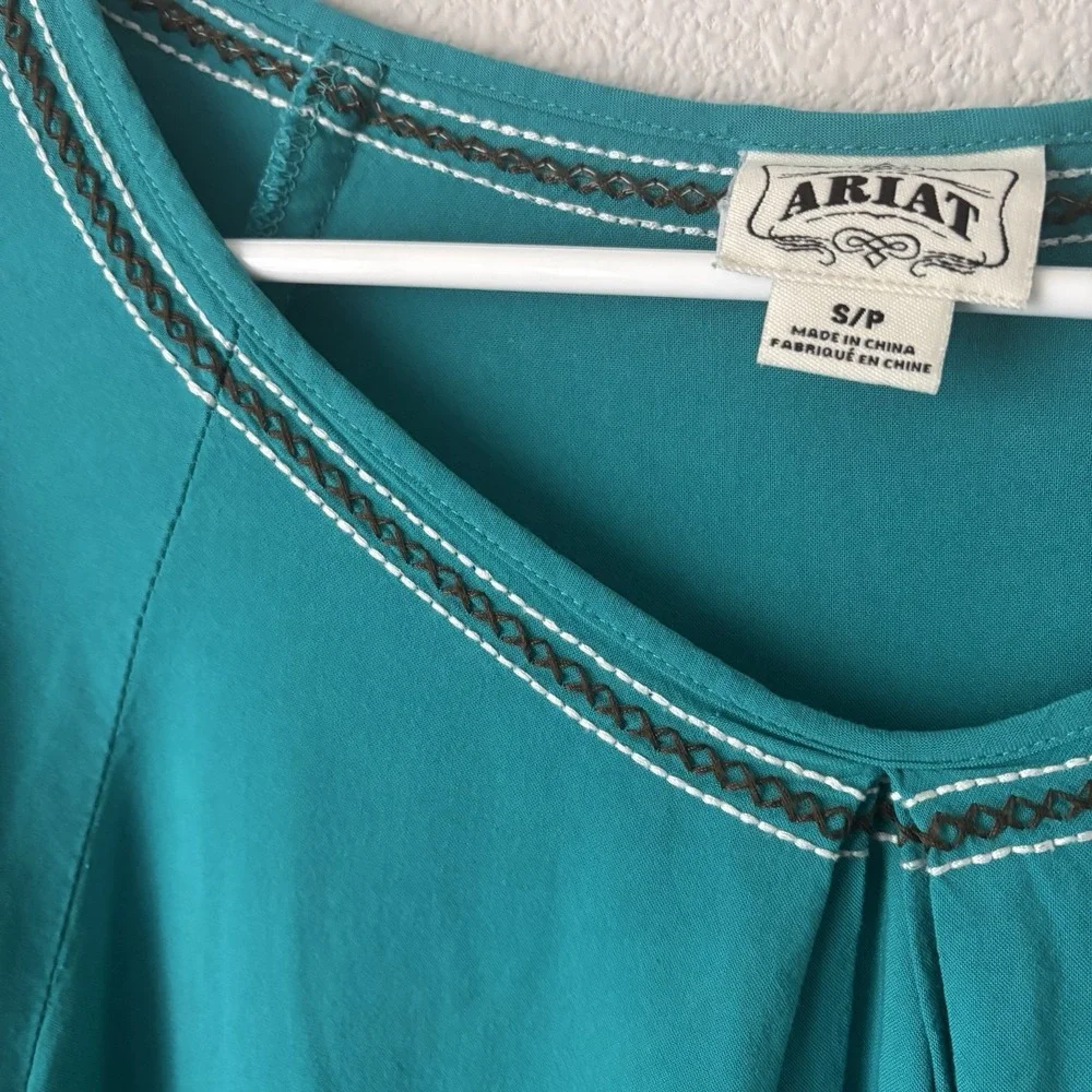 Ariat Women's Turquoise Pleated V Neck 3/4 Length Top Size Small‎ Rodeo Western